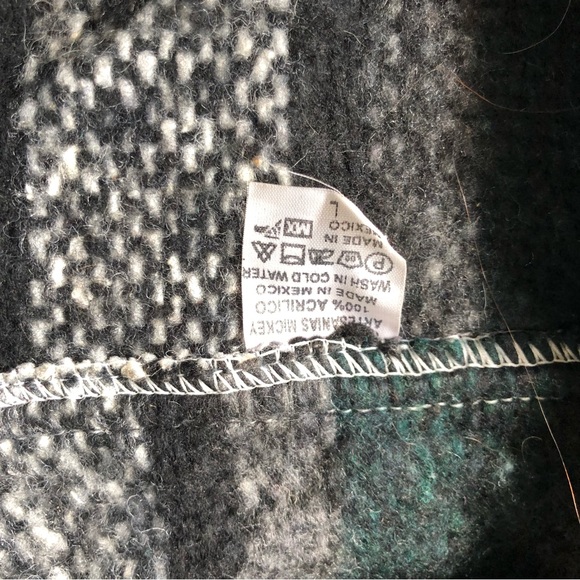 (224) Green and Black Hooded Mickey - Picture 5 of 5